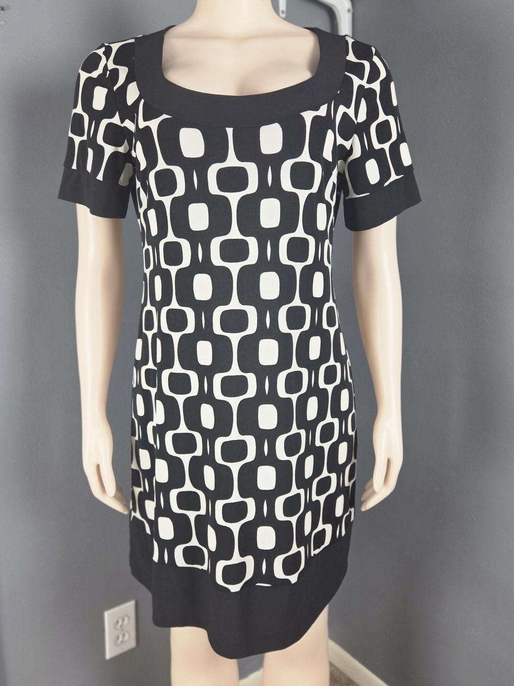 Black & White Geometric Scoop Neck Dress